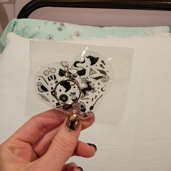 Harry Potter clear heart keychain - Picture 3 of 8